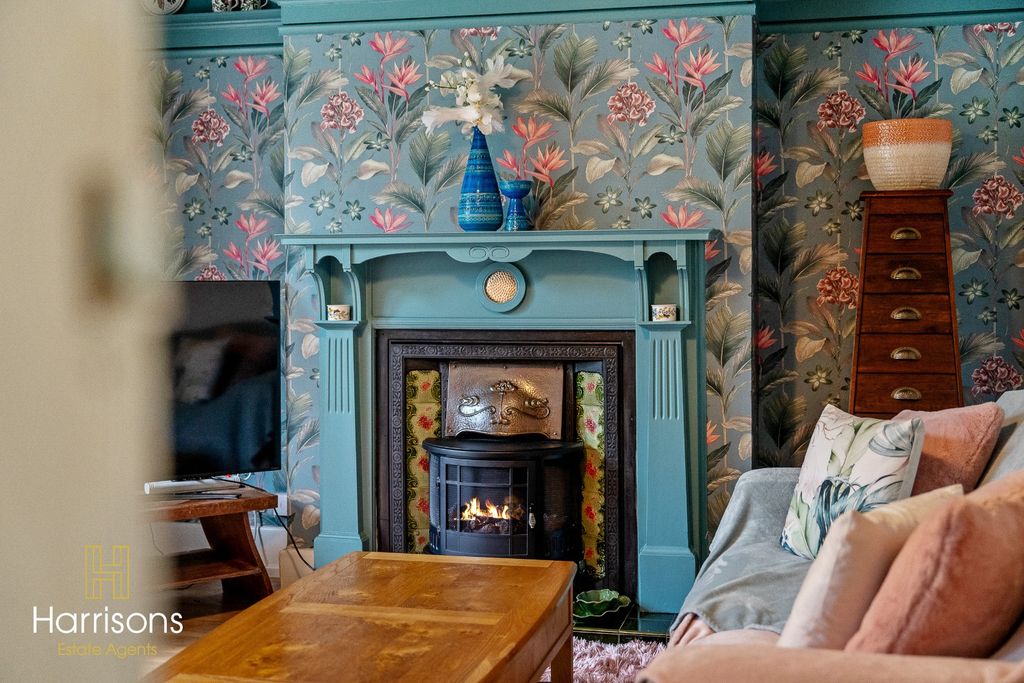 Property photo 3 of 59 4415665