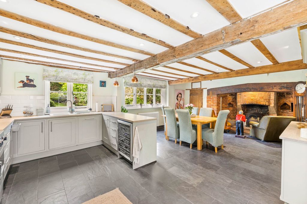 Property photo 2 of 48