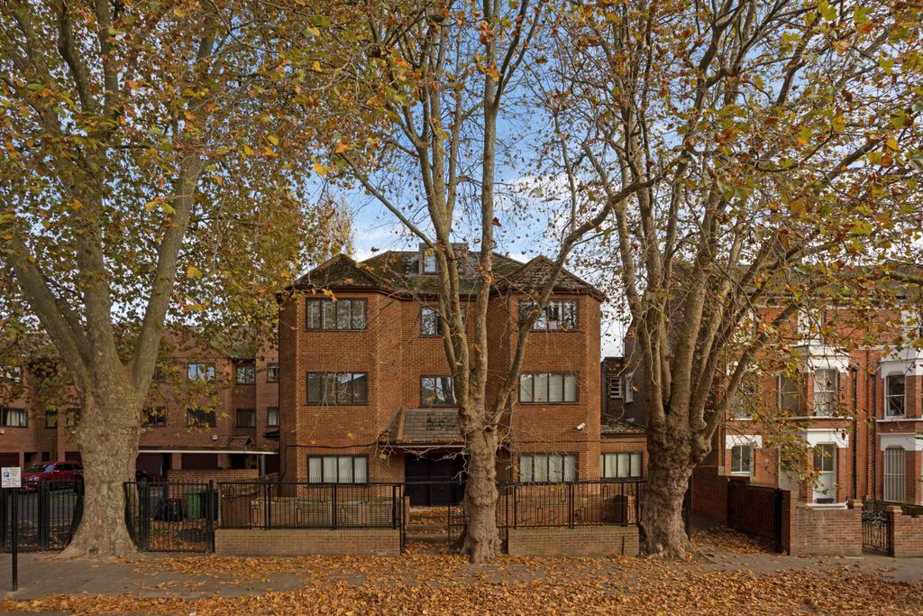 Property photo 1 of 9 3