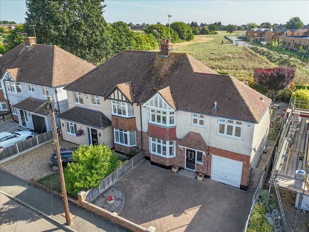 Property photo 3 of 23