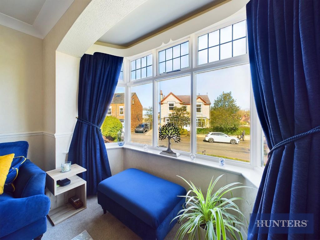 Property photo 2 of 21 Lounge