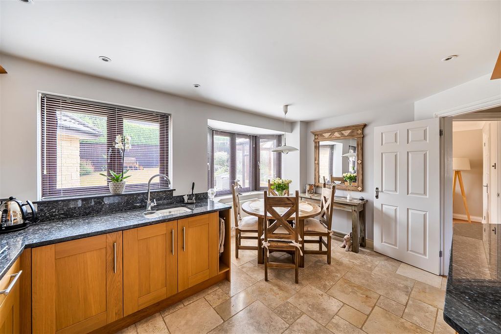 Property photo 3 of 24 Kitchen/Dining