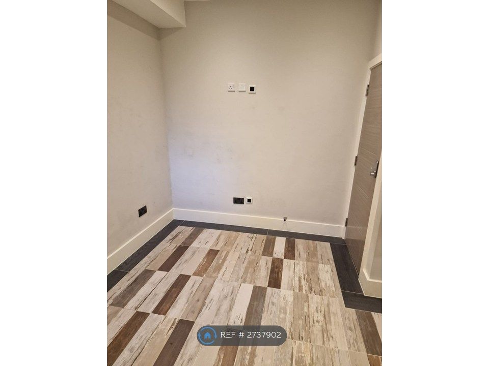 Property photo 2 of 13 Bedroom