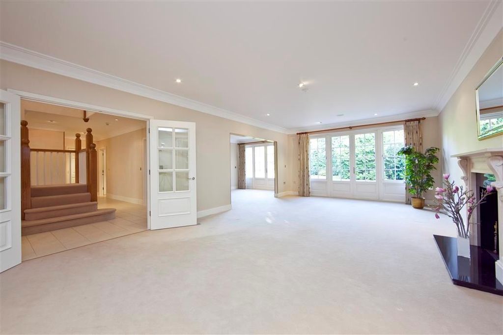 Property photo 2 of 12 Image