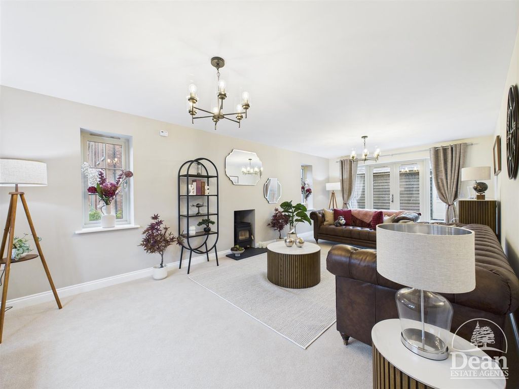 Property photo 3 of 19 Show Home