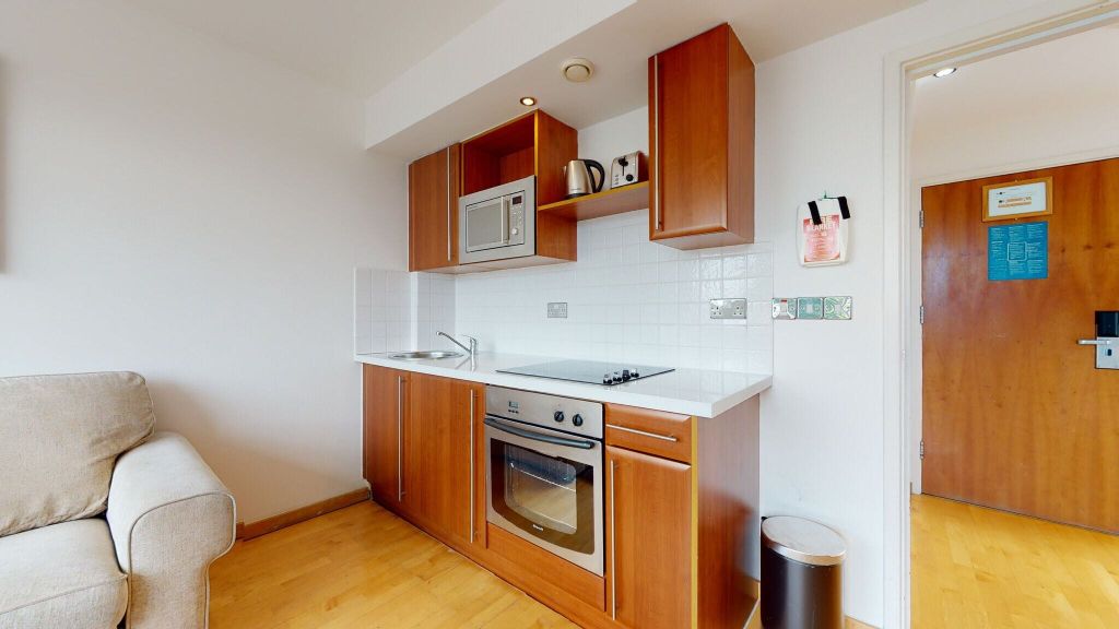 Property photo 2 of 25 Kitchen