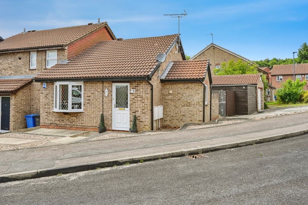 Property photo 1 of 17