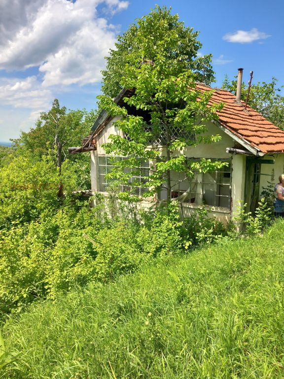 Property photo 1 of 5