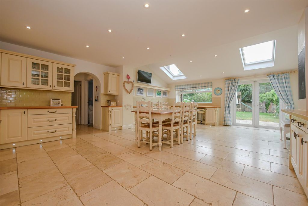 Property photo 3 of 24 Kitchen/Dining Room
