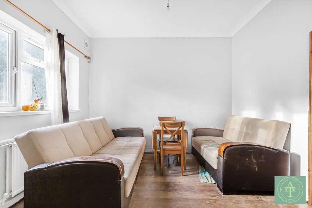 Property photo 2 of 14 Gallery