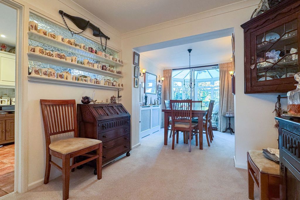 Property photo 3 of 21