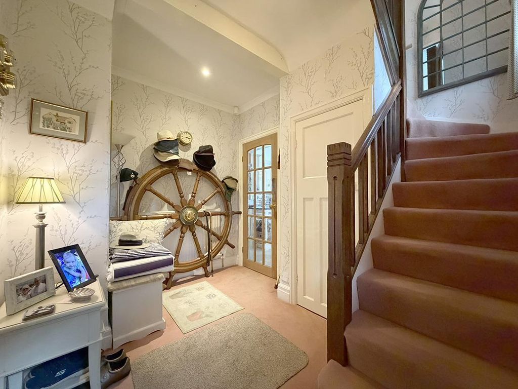 Property photo 2 of 21