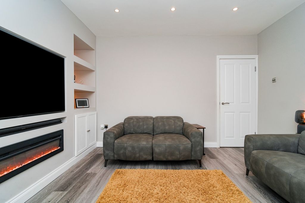 Property photo 3 of 23 3