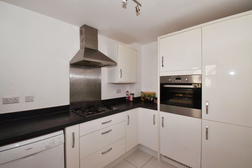 Property photo 2 of 18 Kitchen