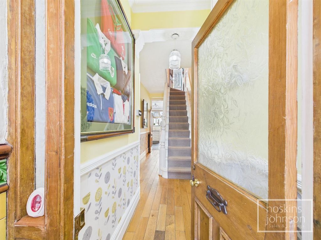 Property photo 3 of 27 Hallway