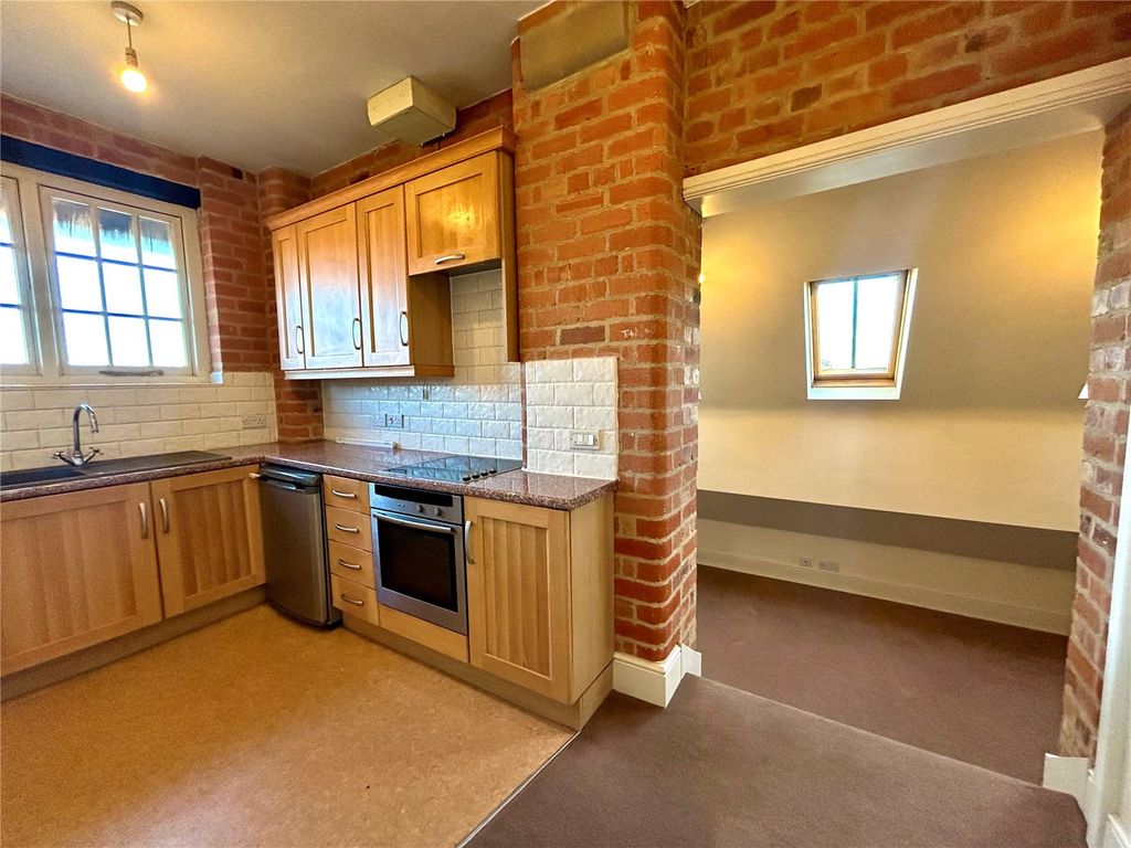 Property photo 2 of 15 Picture No. 12