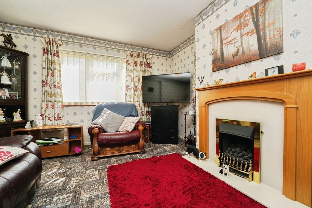 Property photo 3 of 17 Photo