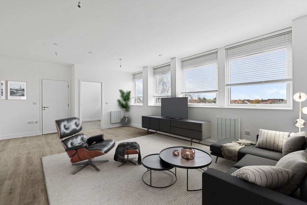 Property photo 3 of 7 Living Room