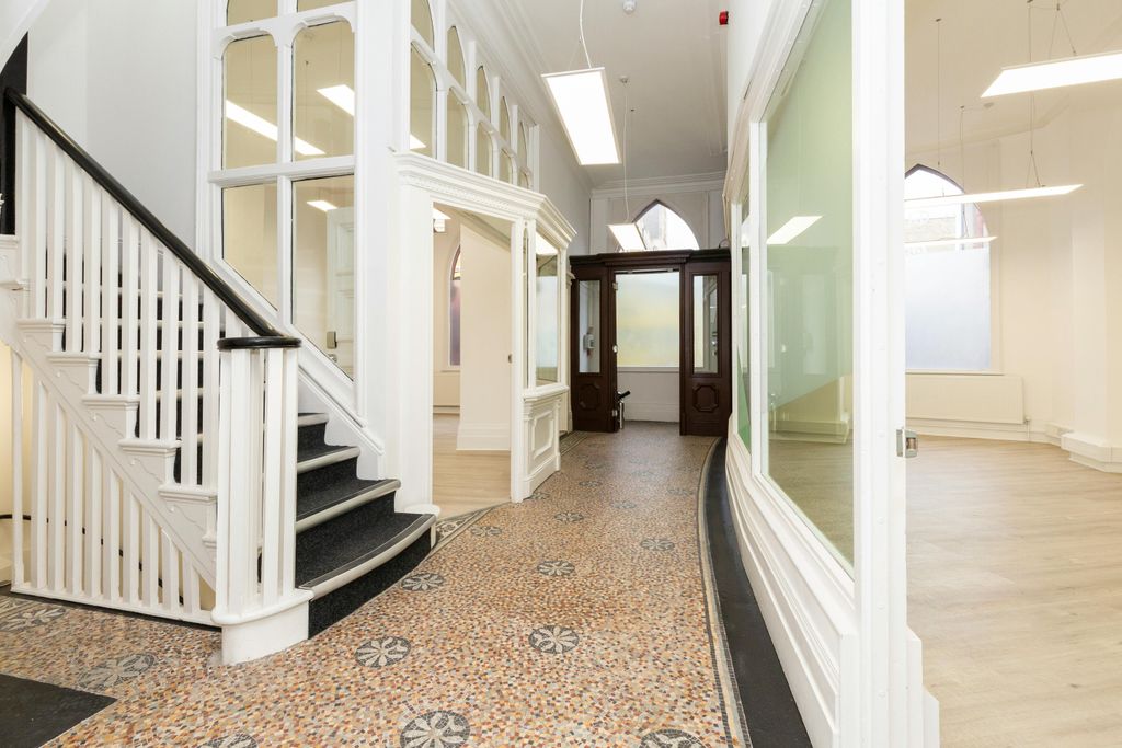 Property photo 2 of 14 353355 Goswell Road 02.Jpg