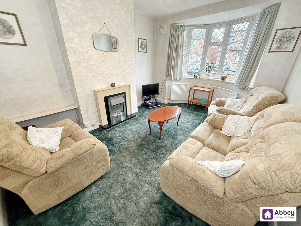 Property photo 2 of 12 Lounge