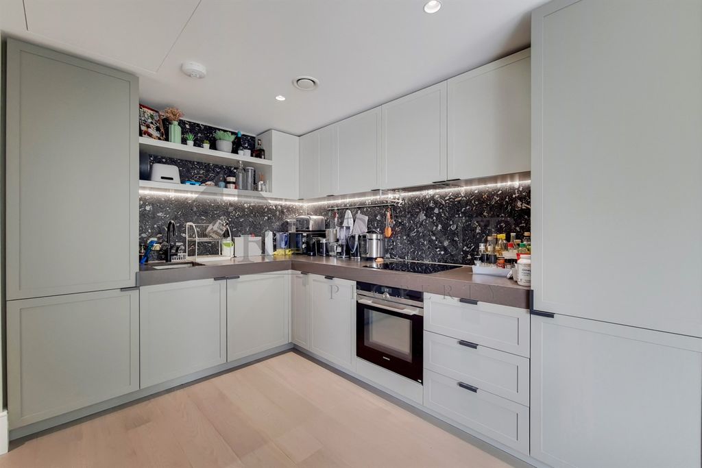 Property photo 3 of 12 Kitchen