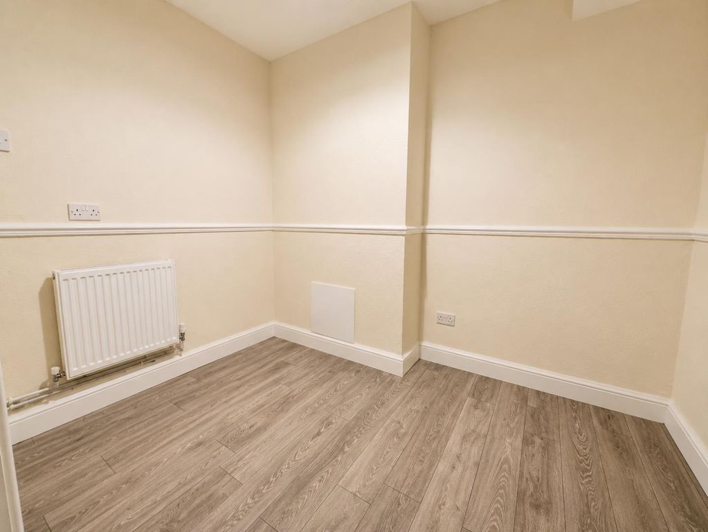 Property photo 3 of 9 3