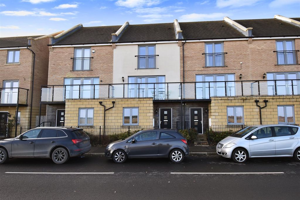Property photo 1 of 32