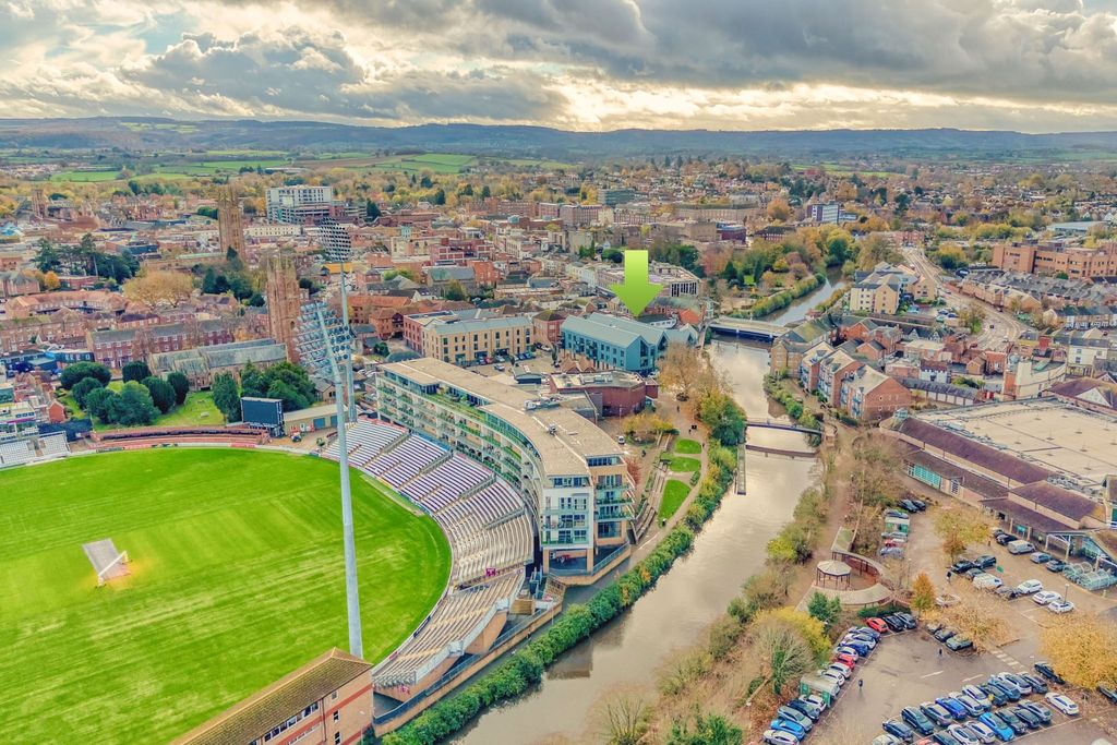 Property photo 3 of 29 Ewemove - The Jetty (12)