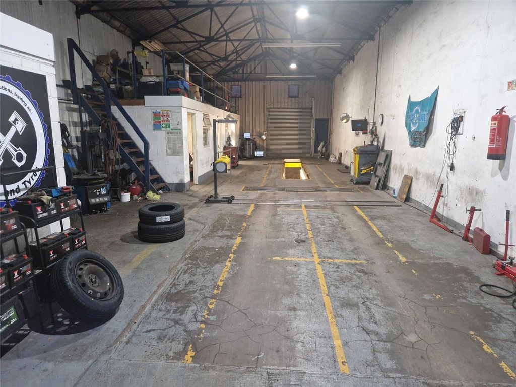 Property photo 2 of 4 Picture No. 17