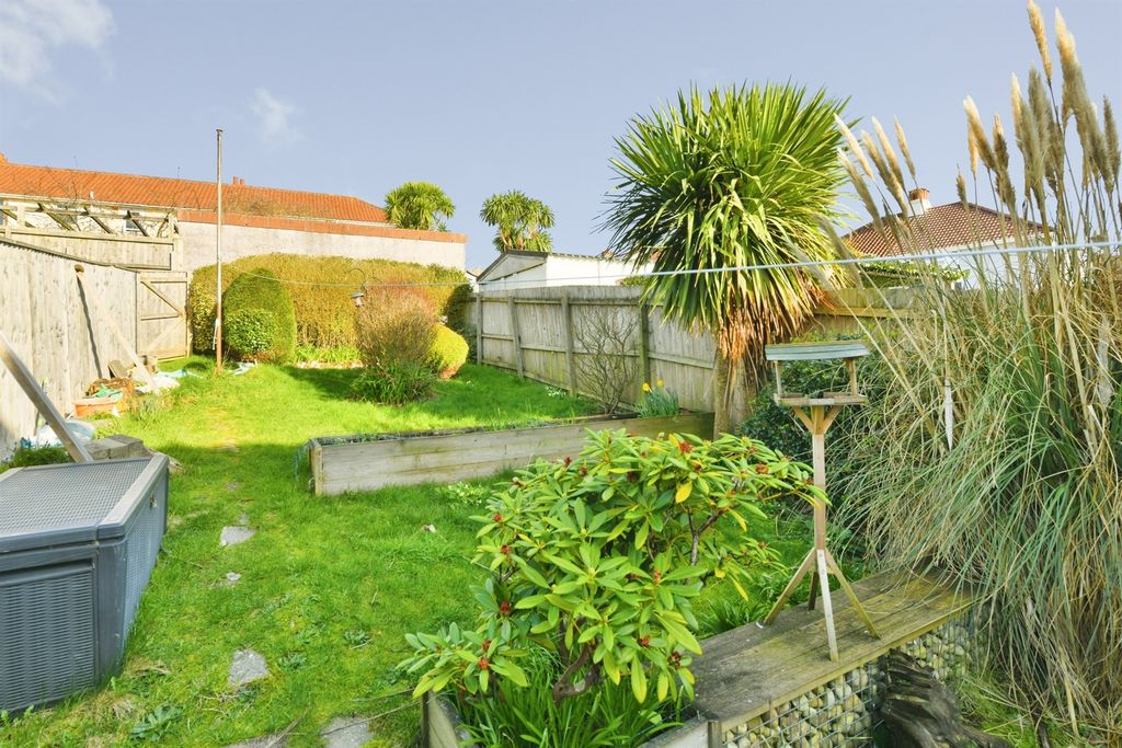 Property photo 2 of 19
