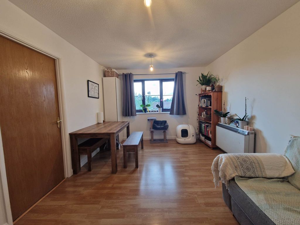 Property photo 2 of 4