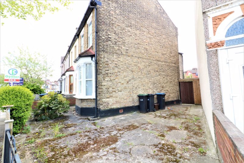 Property photo 2 of 28 Photo 3