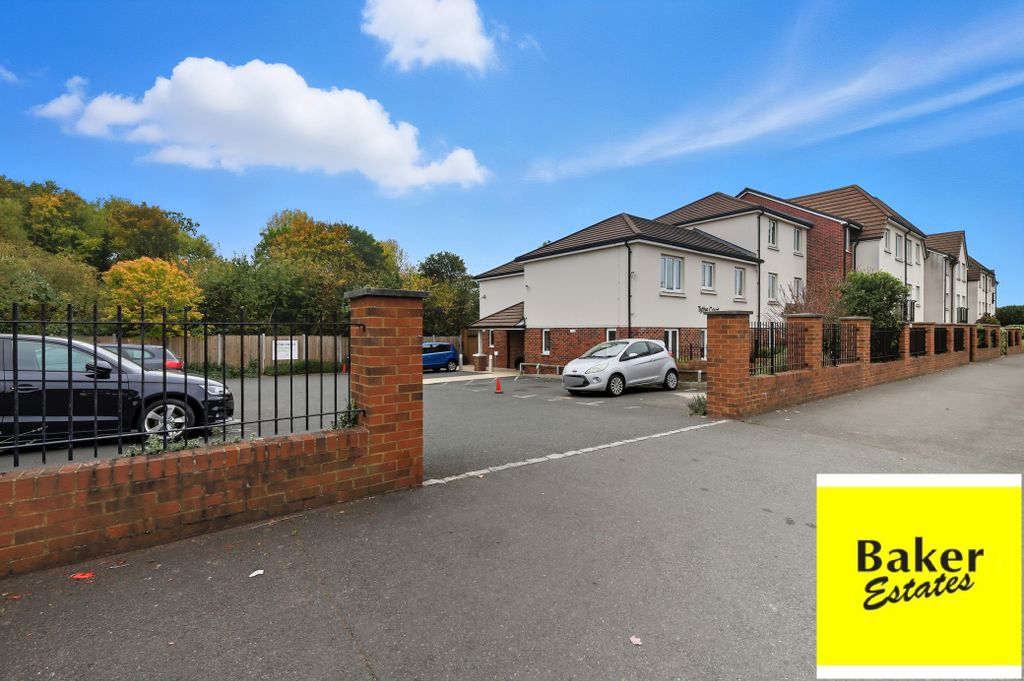 Property photo 2 of 21