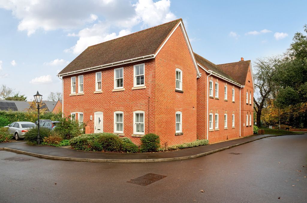 Property photo 1 of 10 1377364-1-69121Ea...