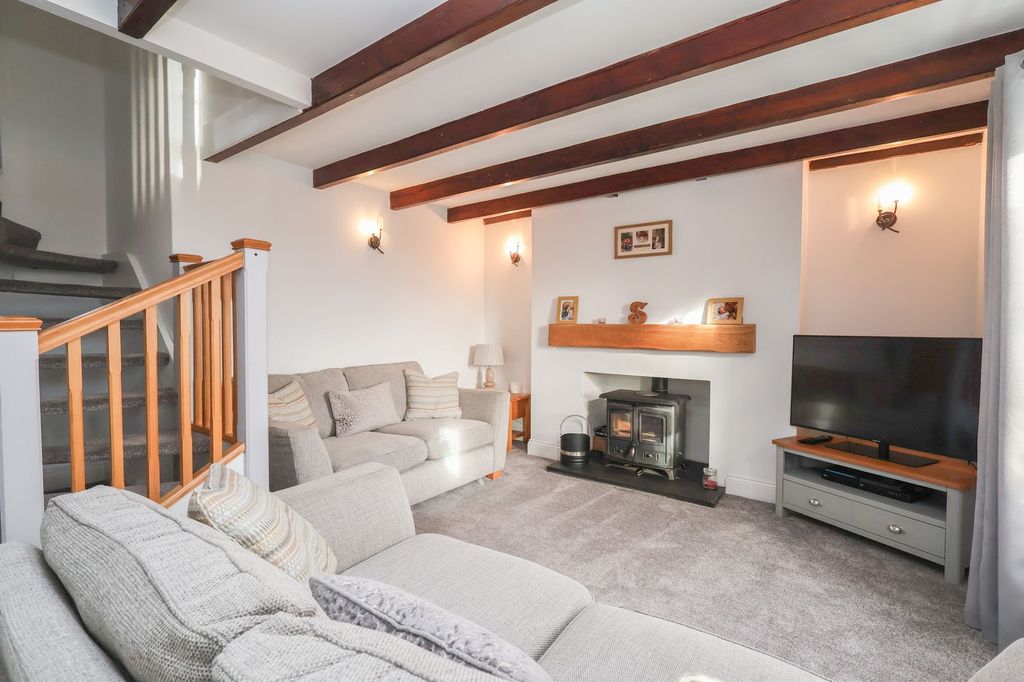 Property photo 2 of 25 Lounge