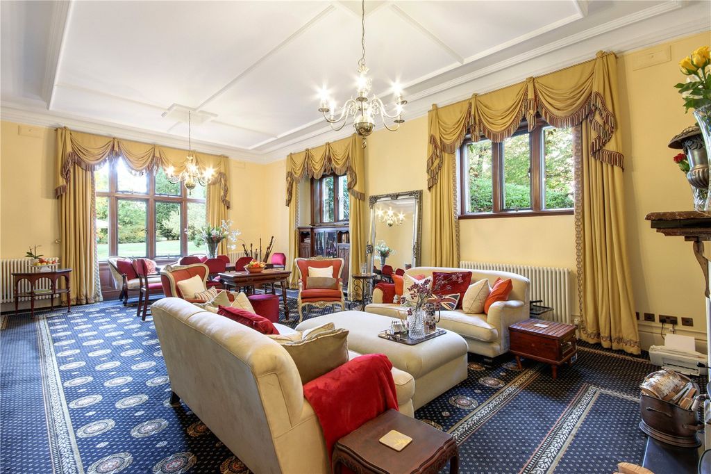 Property photo 2 of 11 Sitting Room