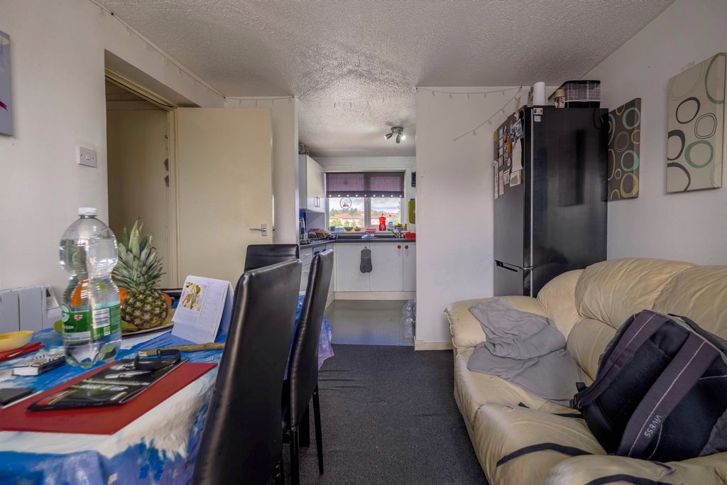 Property photo 3 of 26