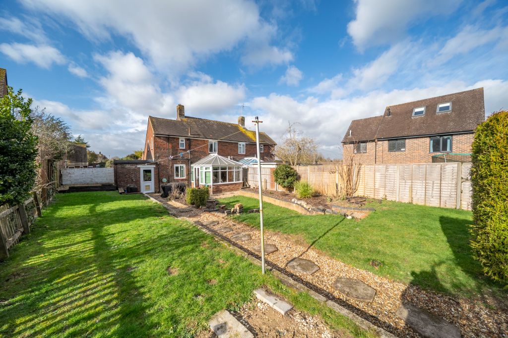 Property photo 2 of 20