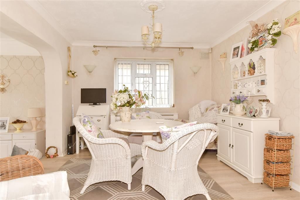 Property photo 2 of 11 Dining Area