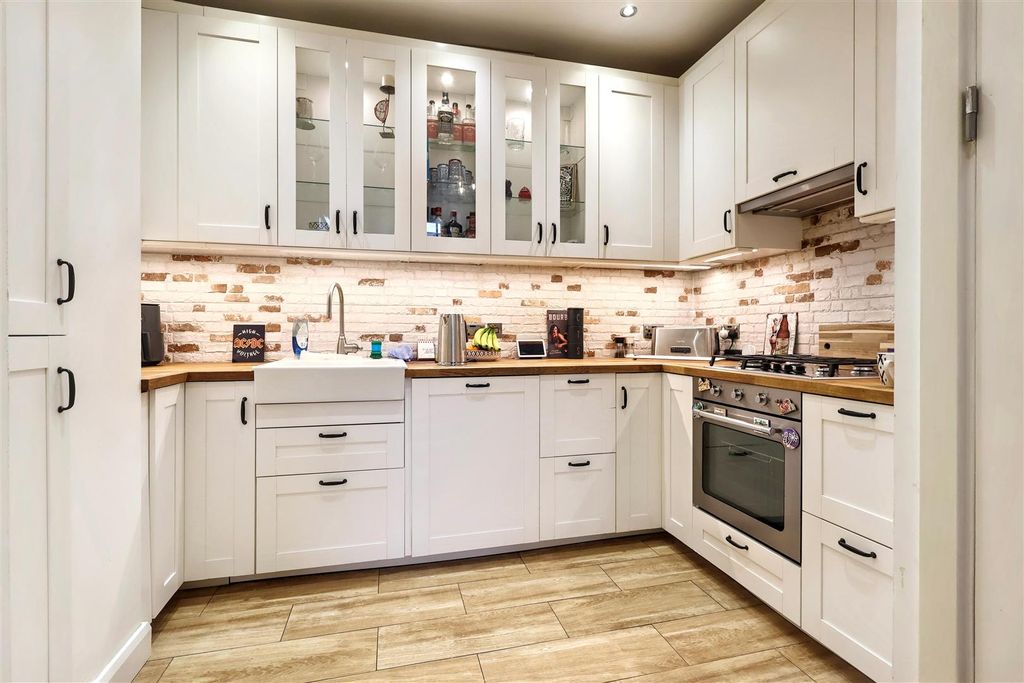 Property photo 2 of 20 Img_4336.Jpg