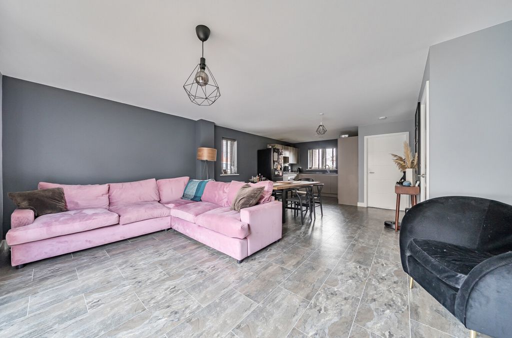 Property photo 3 of 21 139763826964Dfc87d957