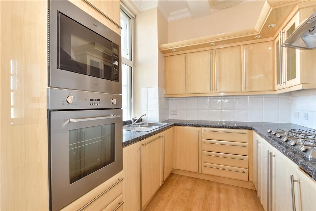 Property photo 3 of 20 Kitchen