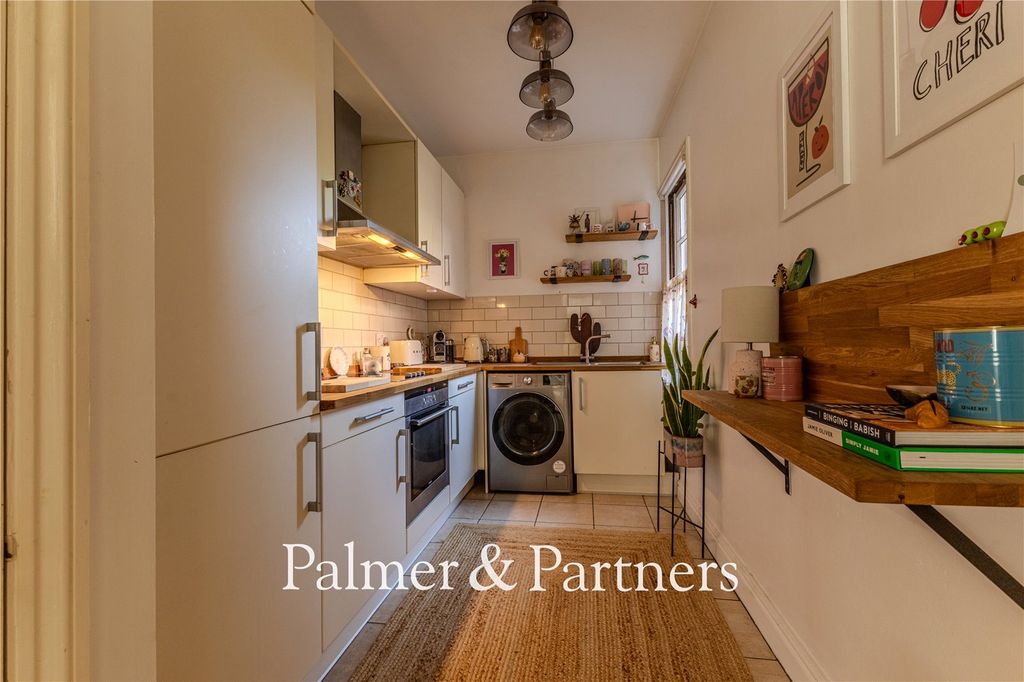 Additional image 6 of 3 bed flat for saleHenley Road, Ipswich, Suffolk IP1