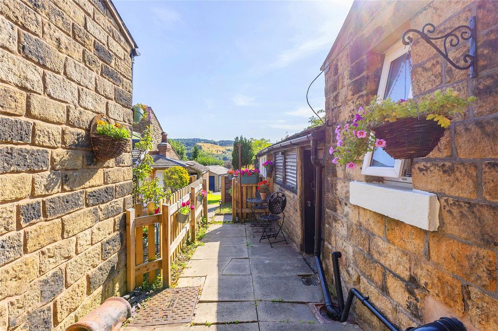 Property photo 3 of 20 Rear Cottage Garden