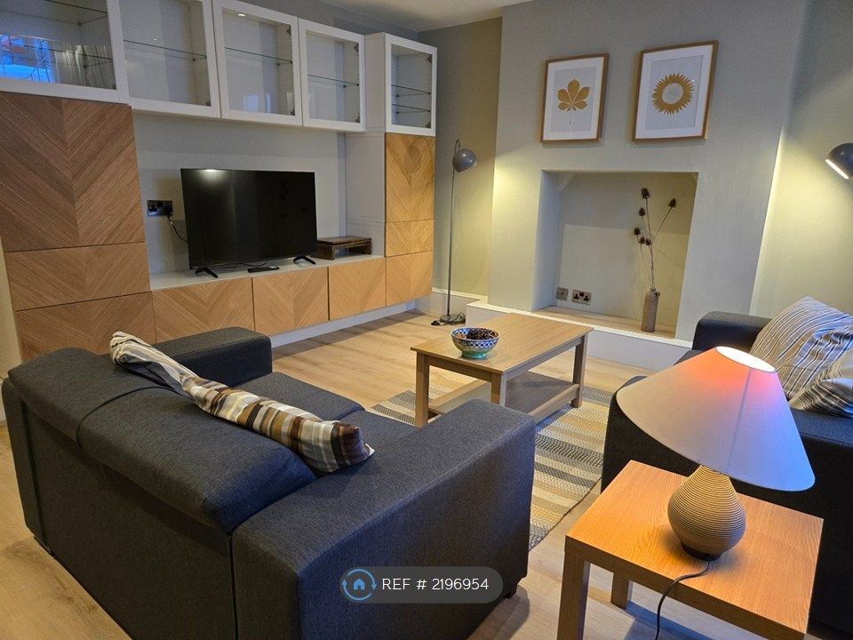 Property photo 3 of 12 Sitting Room