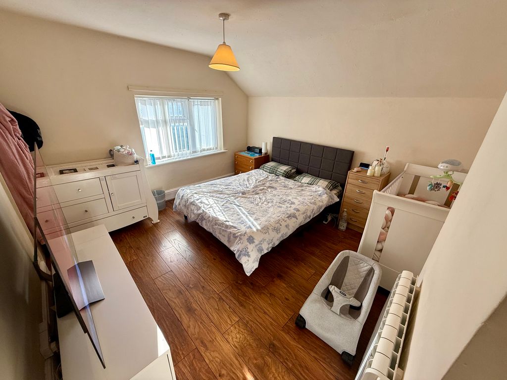 Property photo 2 of 6