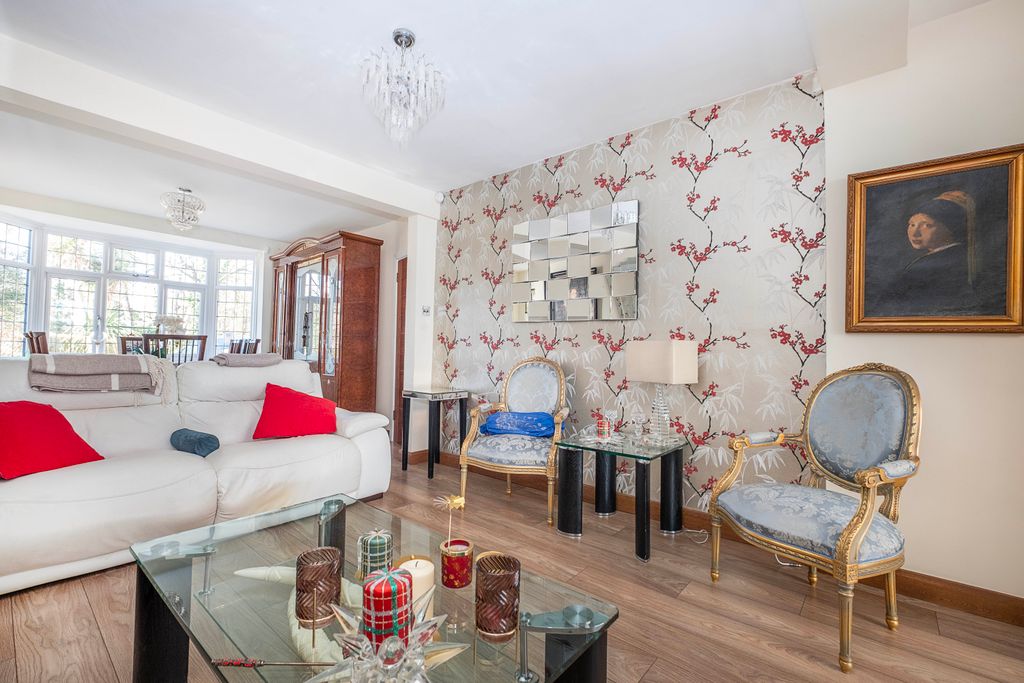 Property photo 3 of 24