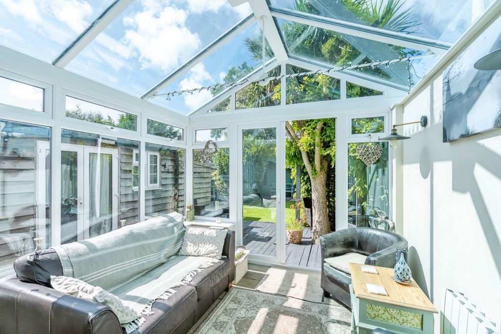 Property photo 3 of 17 Photo