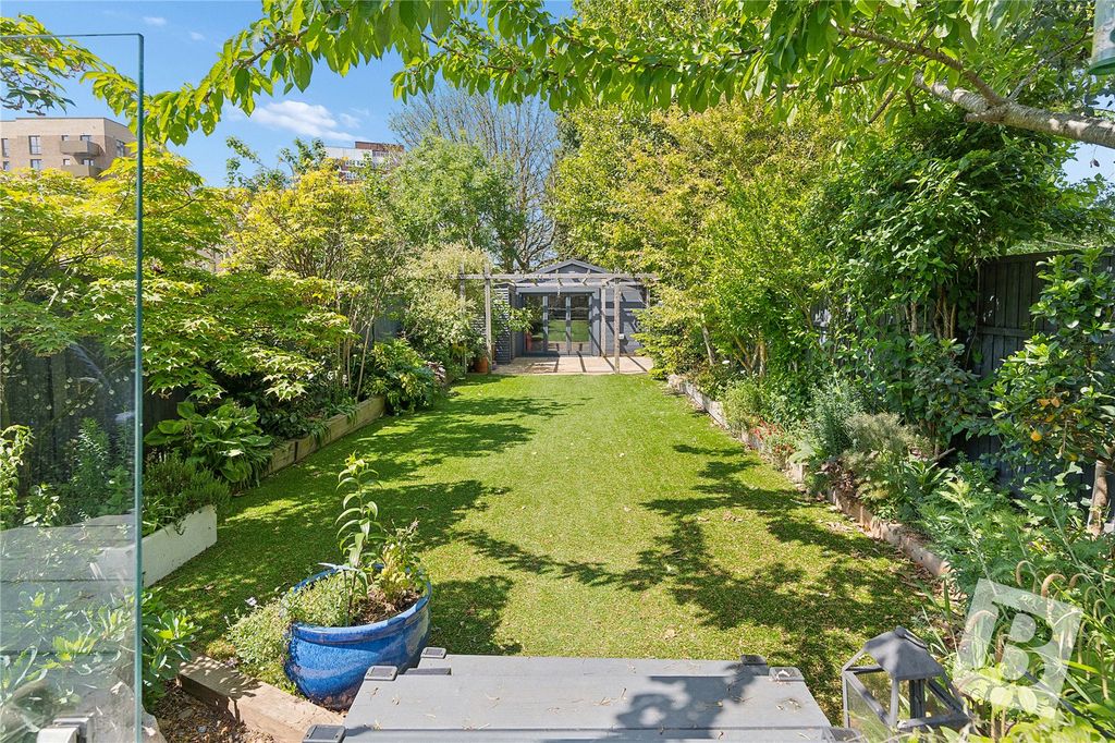 Property photo 2 of 14 Rear Garden