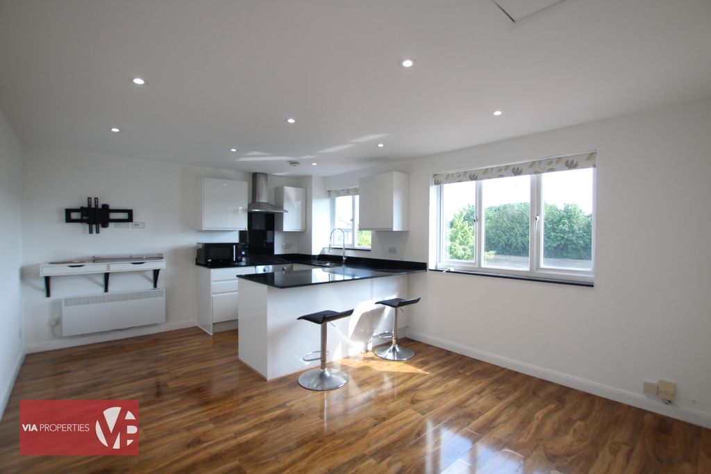 Property photo 2 of 7 Photo 2